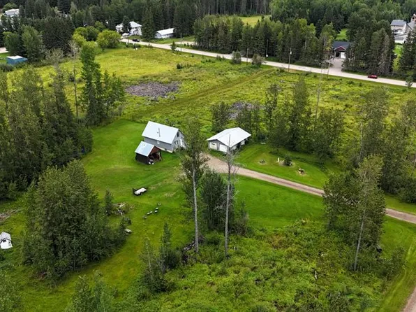 6432 S 17th Ave, Edson, AB T7E 1S4