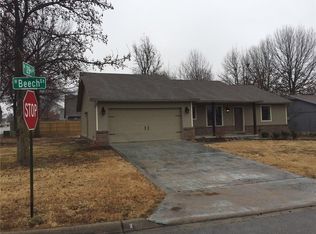 2811 W Beech St, Rogers, AR 72756