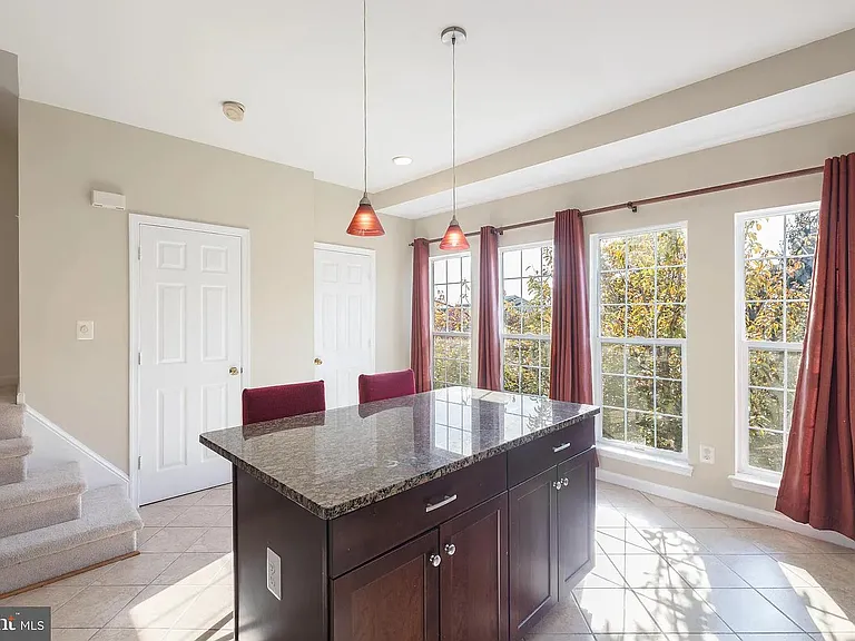 2424 Wheat Meadow Cir #2424 — Photo 4
