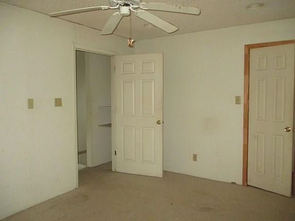 5th image of 1209 W Lakeshore Dr
