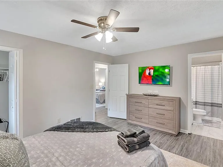 209 Caboose Ln — Photo 11
