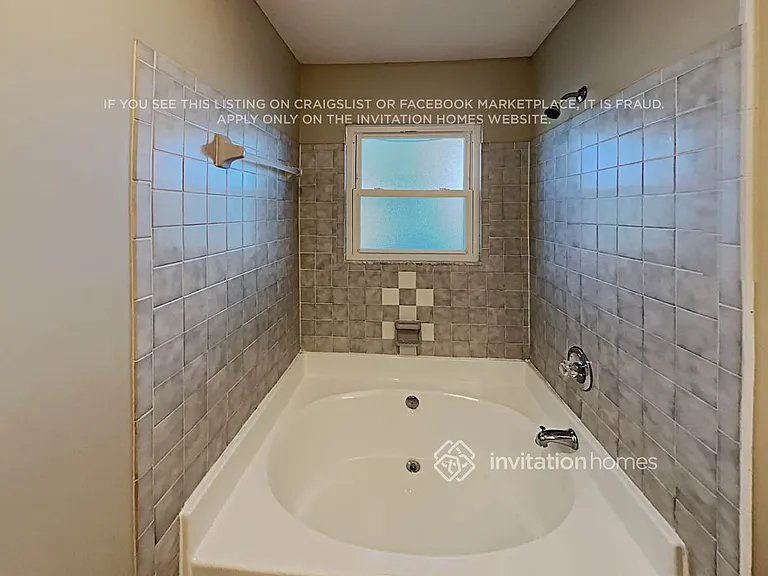 705 Lobelia St — Photo 16