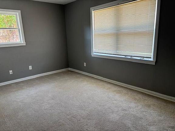 2nd image of 729 Holiday Dr