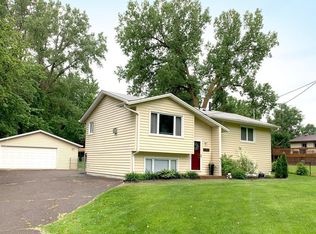 1728 County Road H2, Saint Paul, MN 55110