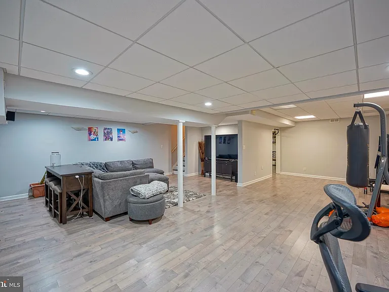 16 Buckingham Pl — Photo 45