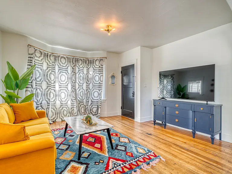 2215 SE Powell Blvd #2 — Photo 10