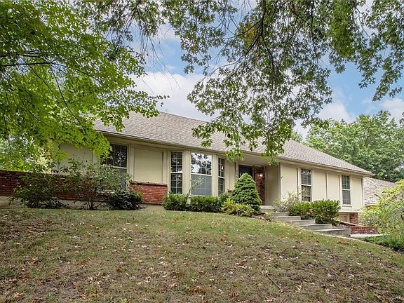 3rd image of 8142 NW Beaman Dr