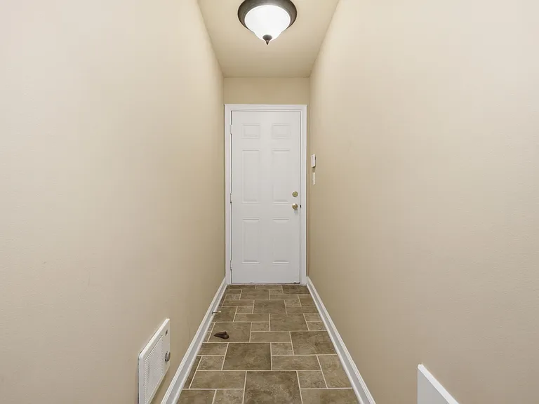 4473 Beacon Grove Cir #B — Photo 36