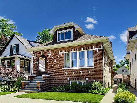 2nd image of 934 Circle Ave
