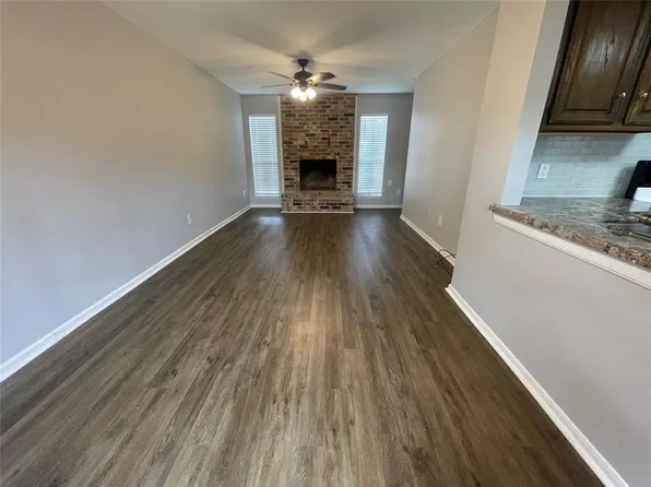 1208 N Logan St, Texas City, TX 77590