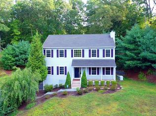 8 Hemlock Rd, Newtown, CT 06470
