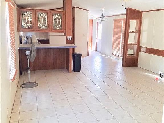 5th image of 209 W Lakeshore Dr