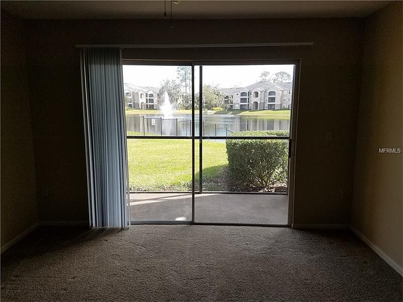 2nd image of 940 Village Trl Unit 1-102