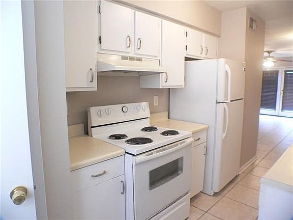 5th image of 1425 Hickory Ave #B