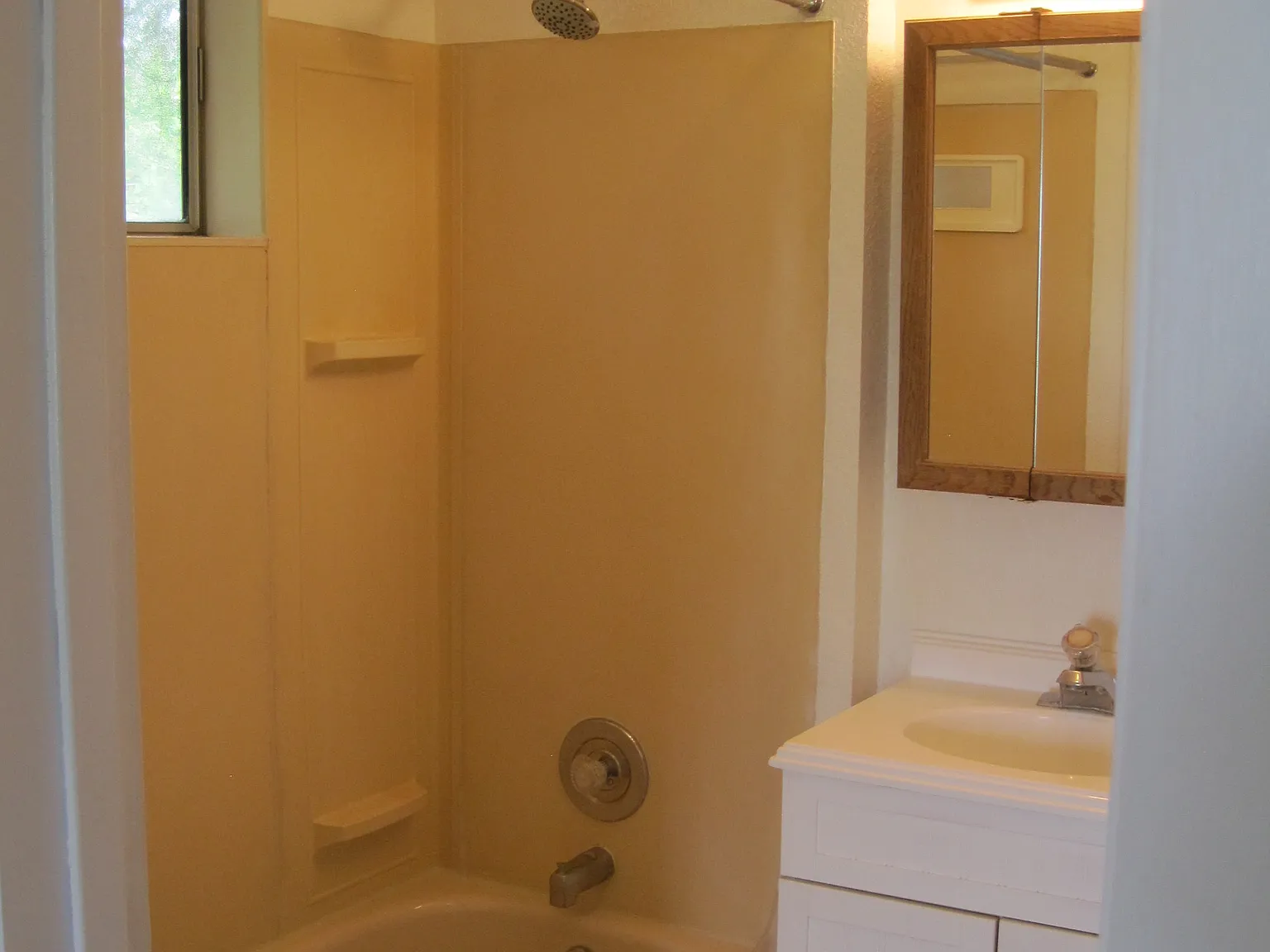 1 bed, 586 sqft, $950 — Photo 4