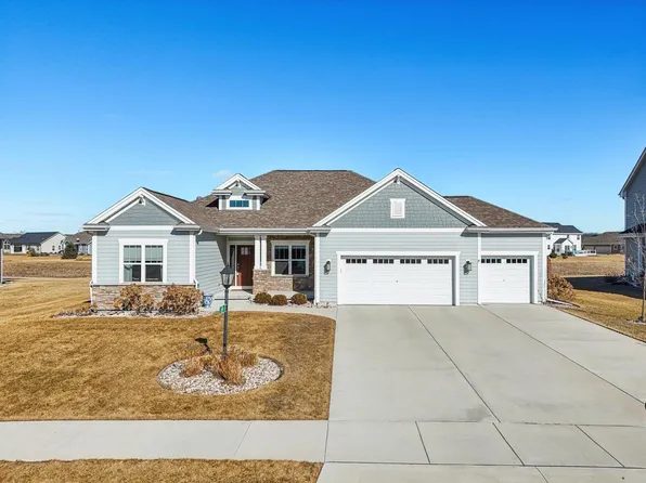 3044 Mendota DRIVE, Summit, WI 53066