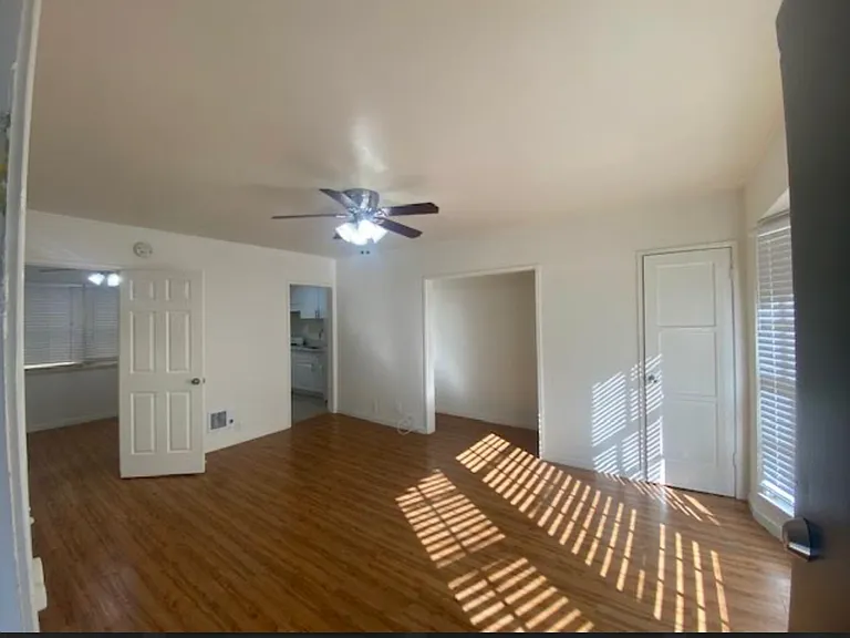 Cherokee Apartments — Photo 33