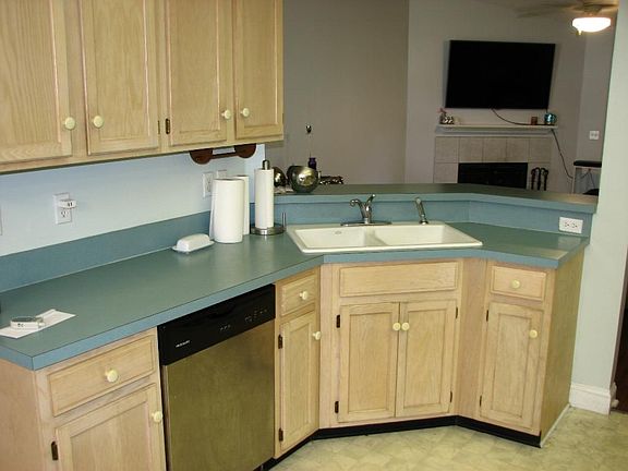 4th image of 2127 Whitfield Dr