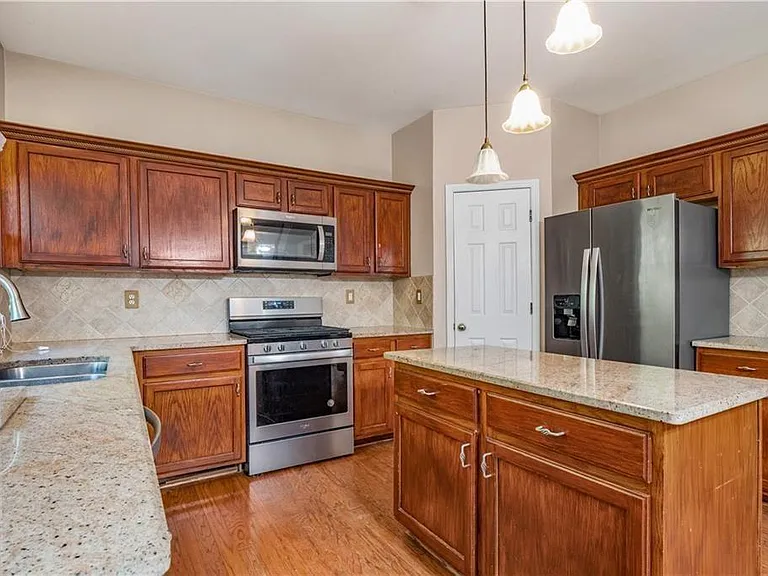 11380 Crossington Rd — Photo 5