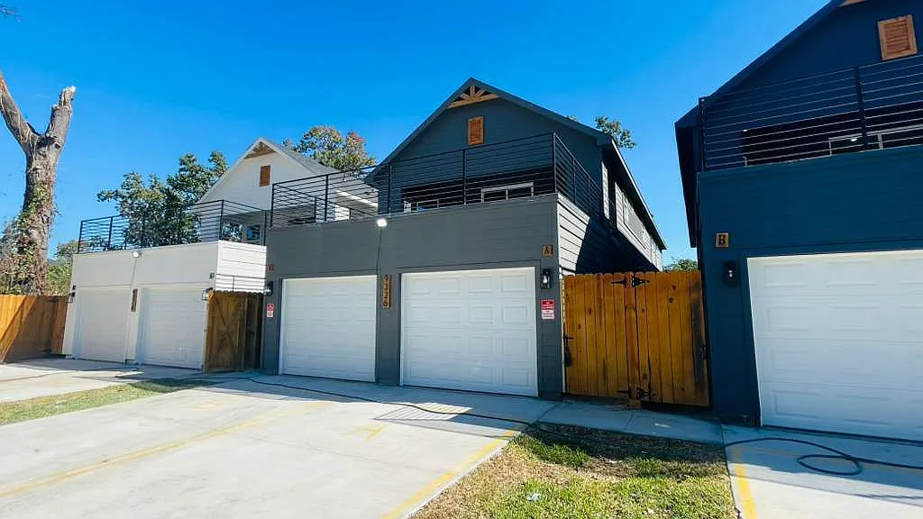 3 bed, 2.5 bath, 1902 sqft, $1,900 — Photo 3