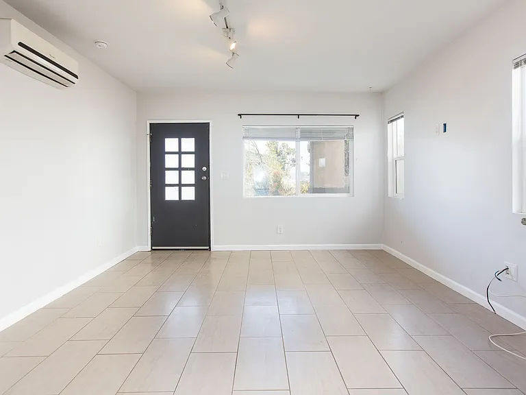 626 Benton Way — Photo 5