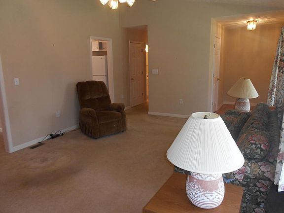 4th image of 56 Bremble Dr