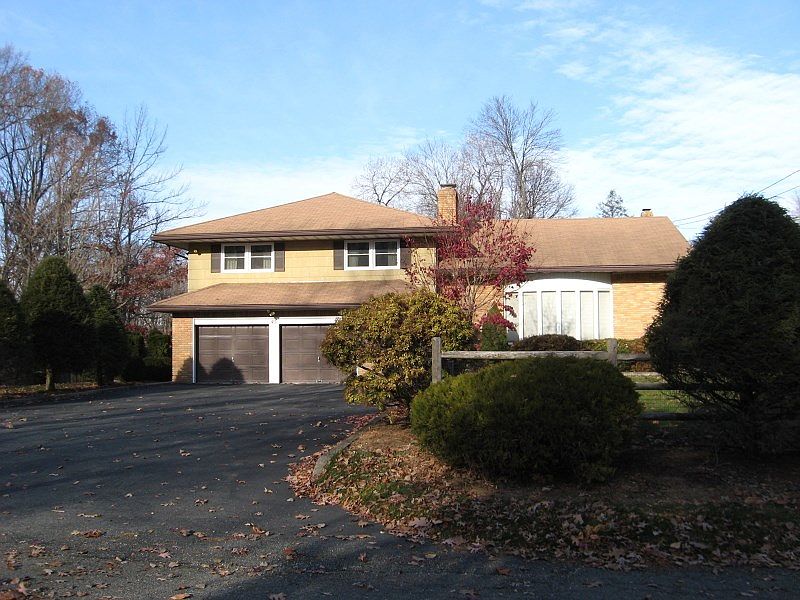 1st image of 45 Glencrest Dr