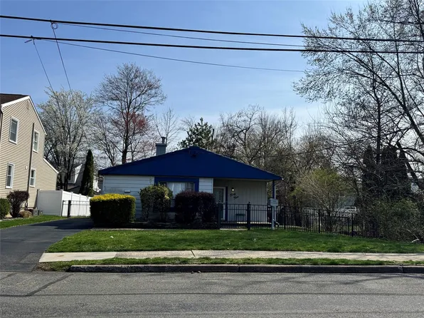 44 Brightwood Avenue, Pearl River, NY 10965