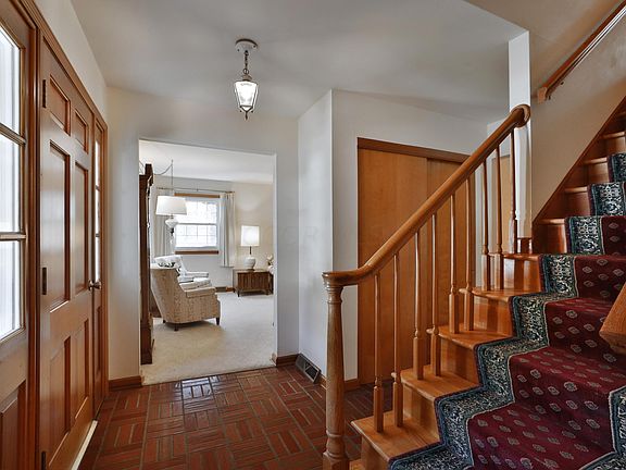 4th image of 495 Haymore Ave S