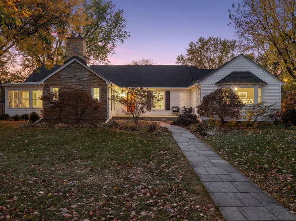 430 Althea Ln, Hopkins, MN 55343