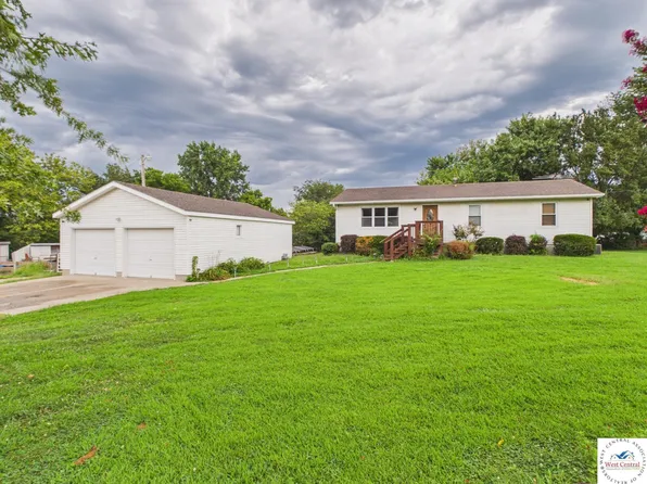 205 NE 21st Rd, Warrensburg, MO 64093