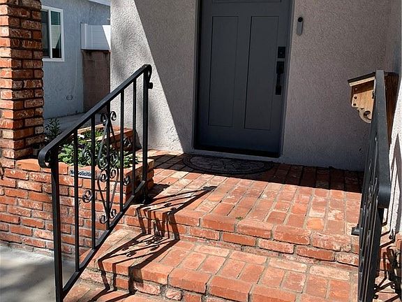 5th image of 6061 Blackthorne Ave