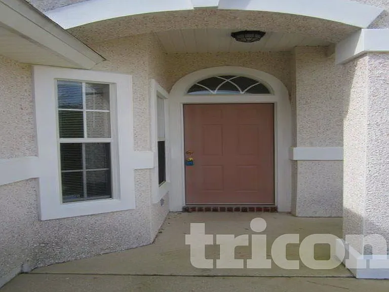 2762 Archer St — Photo 2
