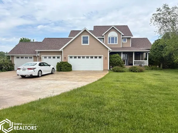 110 Spring Valley Dr, Livermore, IA 50558