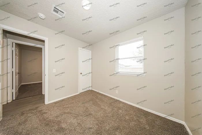 526 W Carson Dr — Photo 8