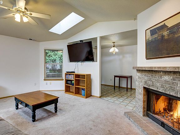 4th image of 2207 SE 177th Ave
