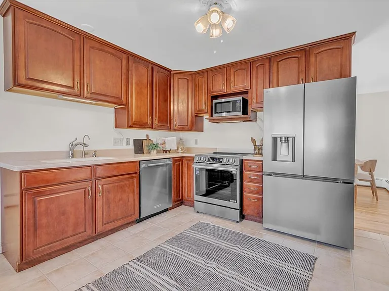 650 Hartford Dr — Photo 7