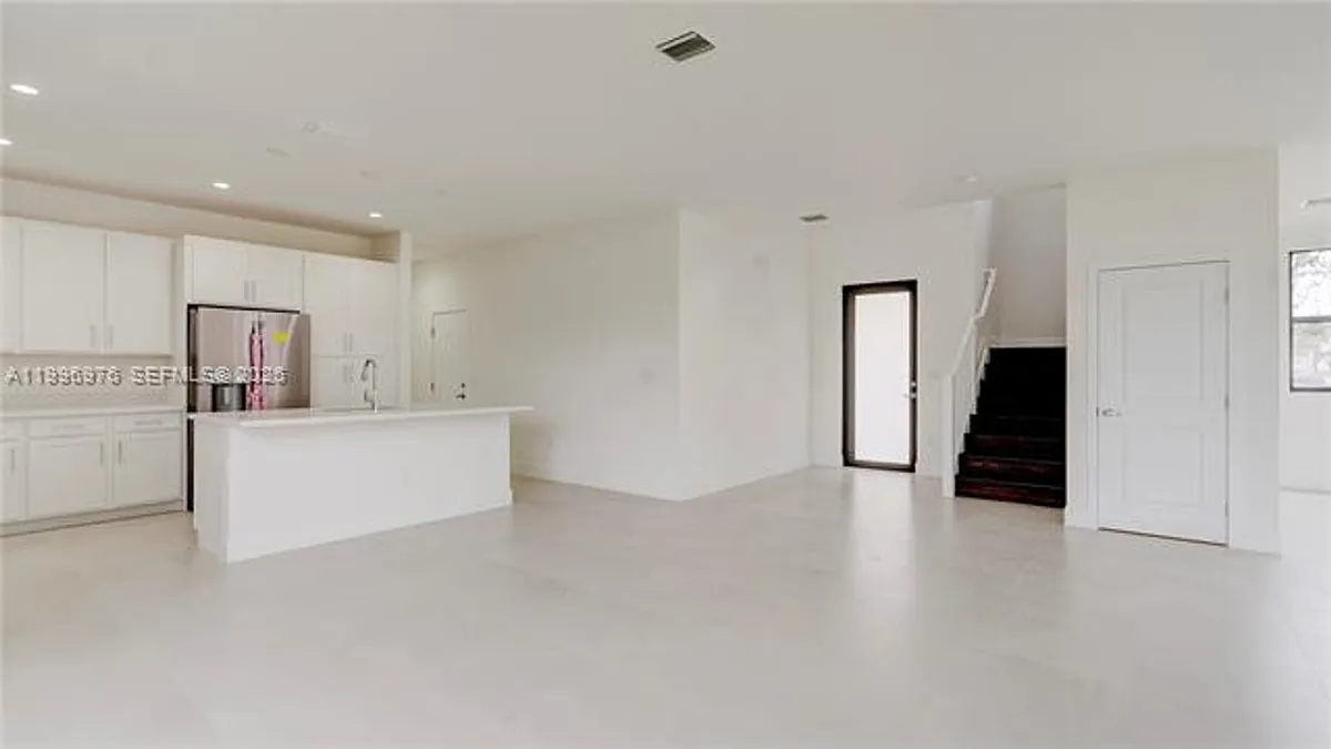 Building Photo - 20930 SW 96th Ct