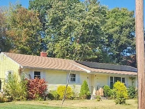 3rd image of 33 Hilton Dr