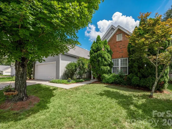 9407 Thatcher Hall Ct, Charlotte, NC 28277
