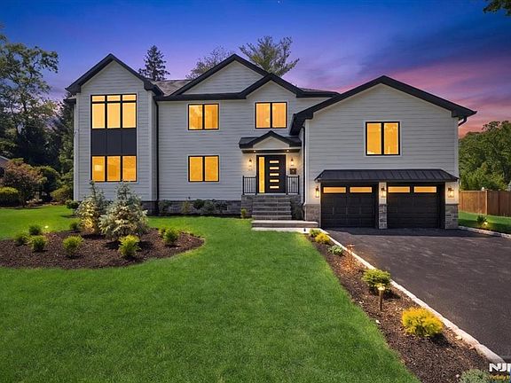 2nd image of 513 Hensler Ln