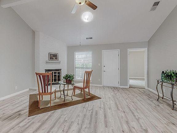 3rd image of 1119 Granada Hills Ct NE