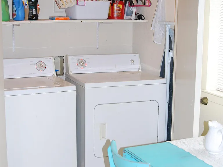 washer and dryer included