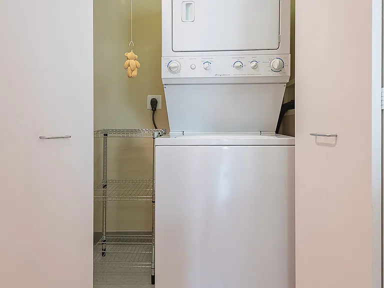 1720 Oak Ave #201 — Photo 28