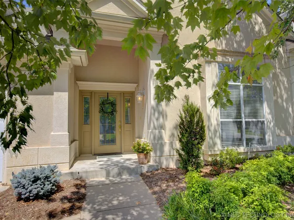 4923 E 102nd St S, Tulsa, OK 74137