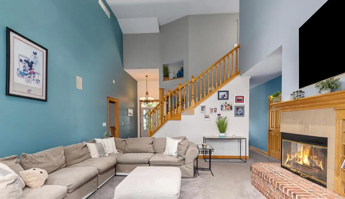 4 bed, 2.5 bath, 3824 sqft, $2,900 — Photo 4