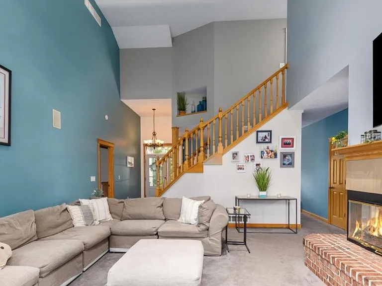 61 Greystone Ct NE — Photo 4