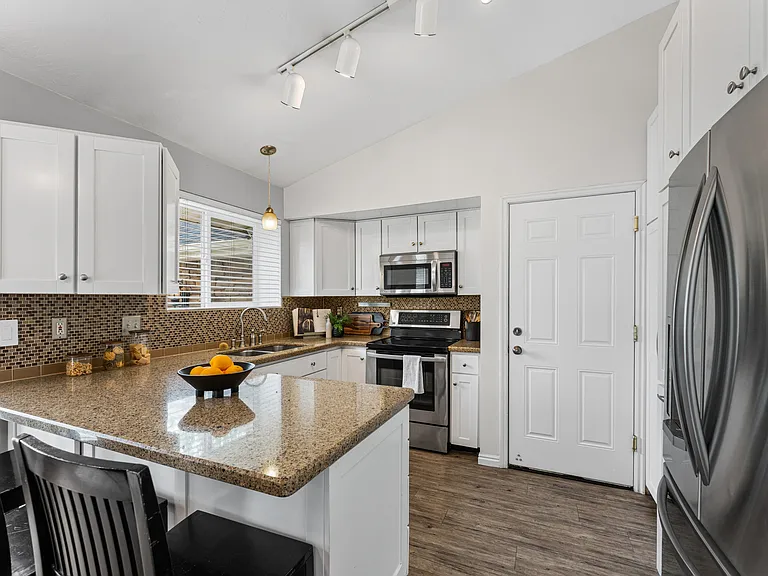 3 E Alfred Ave — Photo 10