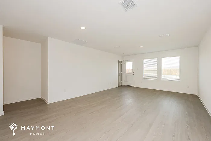 3 bed, 2.0 bath, 1311 sqft, $1,945 — Photo 3