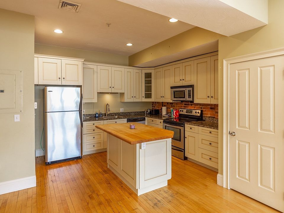 1st image of 310 Court St APT 2
